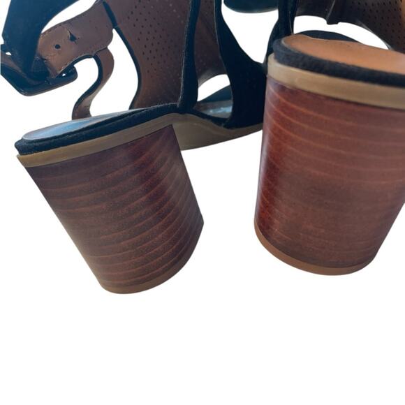 Franco Sarto Black T‑Strap Comfort Heels Women’s 8 Faux Leather Perforated NWT - Picture 7 of 8